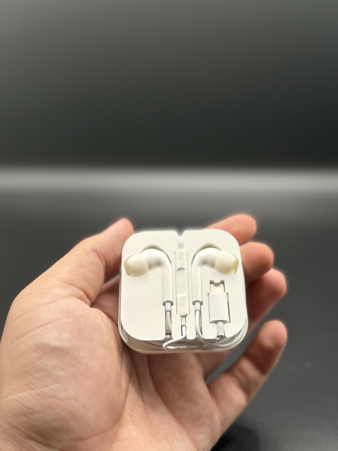 White Handsfree - Dust & Water Proof with Super Bass and Clear Voice