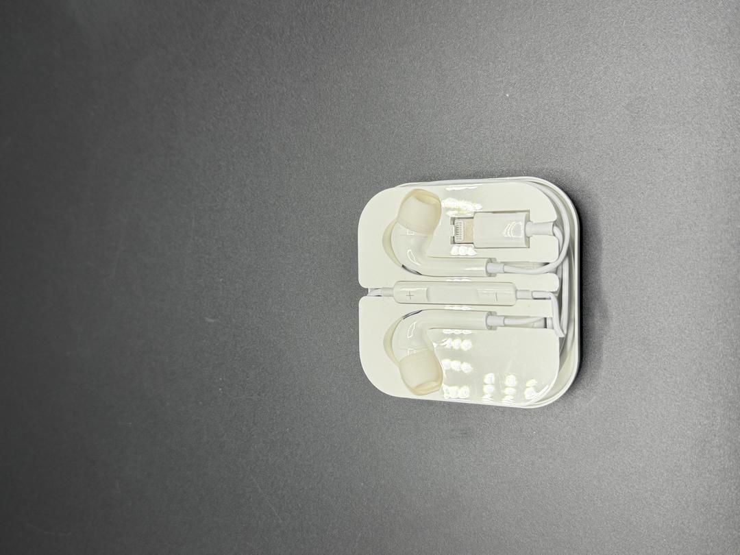 White Handsfree - Dust & Water Proof with Super Bass and Clear Voice